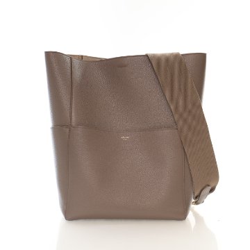【CELINE】MEDIUM BUCKET BAG Women's Medium bucket bag in Triomphe canvas | CELINE | 24S