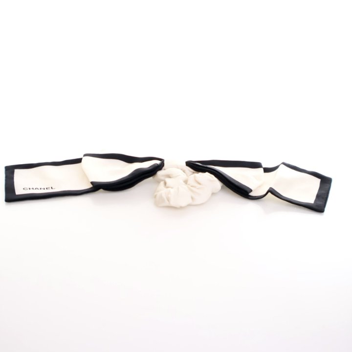 CHANEL Black & Ivory Two-Tone Bow Scrunchie Authentic NEW Black & White CHANEL Hair Accessories  main image 2