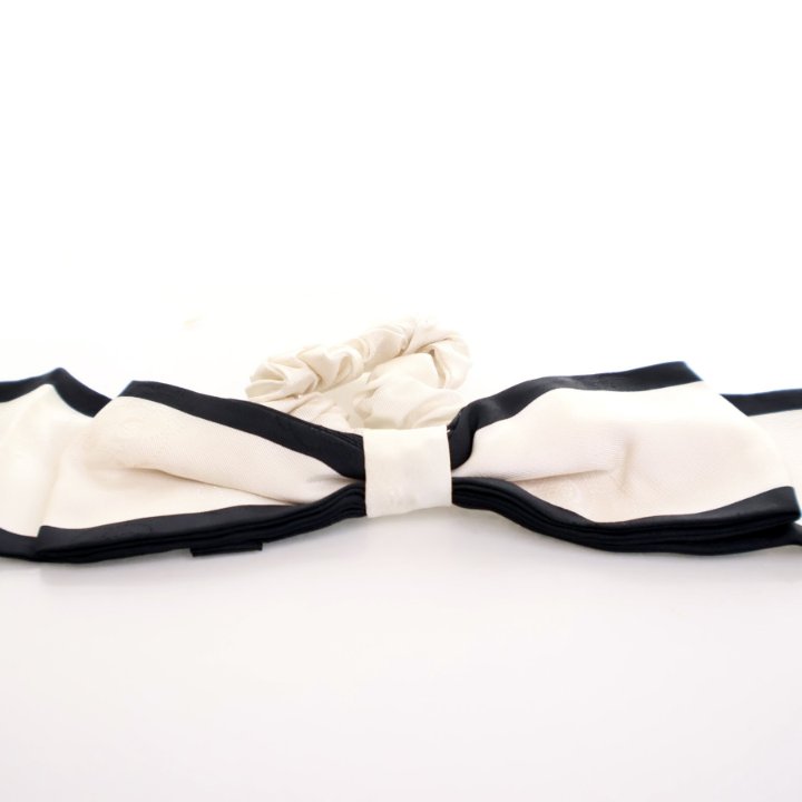 CHANEL Black and Cream Silk Ribbon Scrunchie Chanel Bow Silk Scrunchie - Luxe Du Jour main image 4