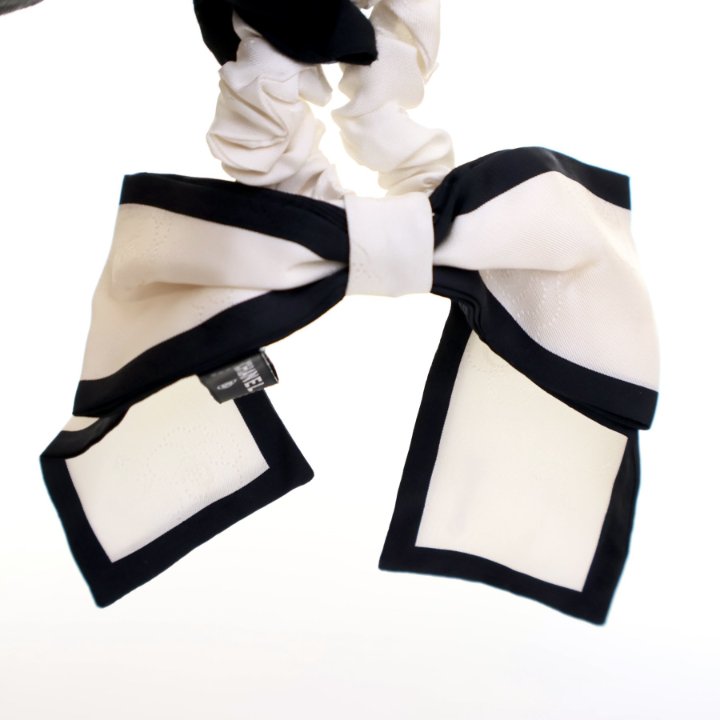 CHANEL Black and Cream Silk Ribbon Scrunchie Chanel Bow Silk Scrunchie - Luxe Du Jour main image 3