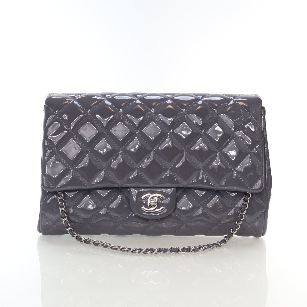 【ヴィンテージ】Rank:A☆Chanel Grey llic クラッチバッグ BUYMA VINTAGE 中古 【ヴィンテージ】Rank:A☆Chanel Grey