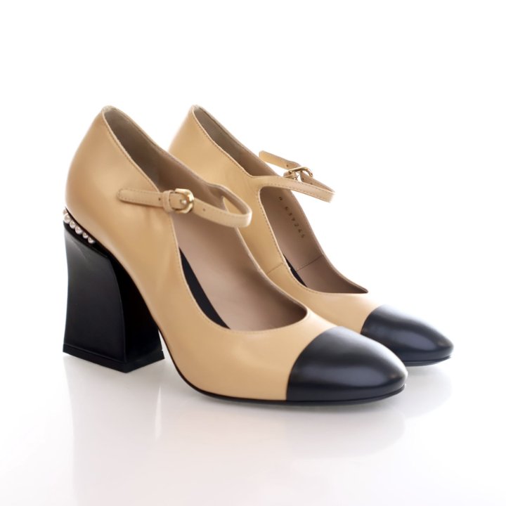 Chanel CC Pearl Mary Jane Pumps Sz 38 - Luxe Du Jour