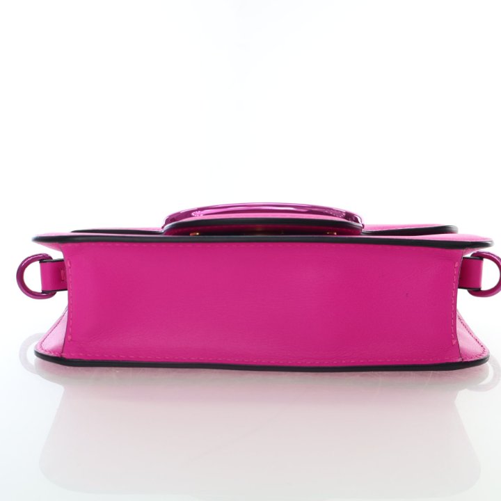 ショルダーバッグ VALENTINO LOCO CROSSBODY BAG Valentino Small Loco Hot Pink Crossbody Bag - Luxe Du Jour