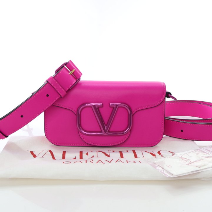 バッグ・カバンその他 VALENTINO Woman Mini bag Pink W2B0R20CVC WRP Valentino Small Loco Hot Pink Crossbody Bag - Luxe Du Jour