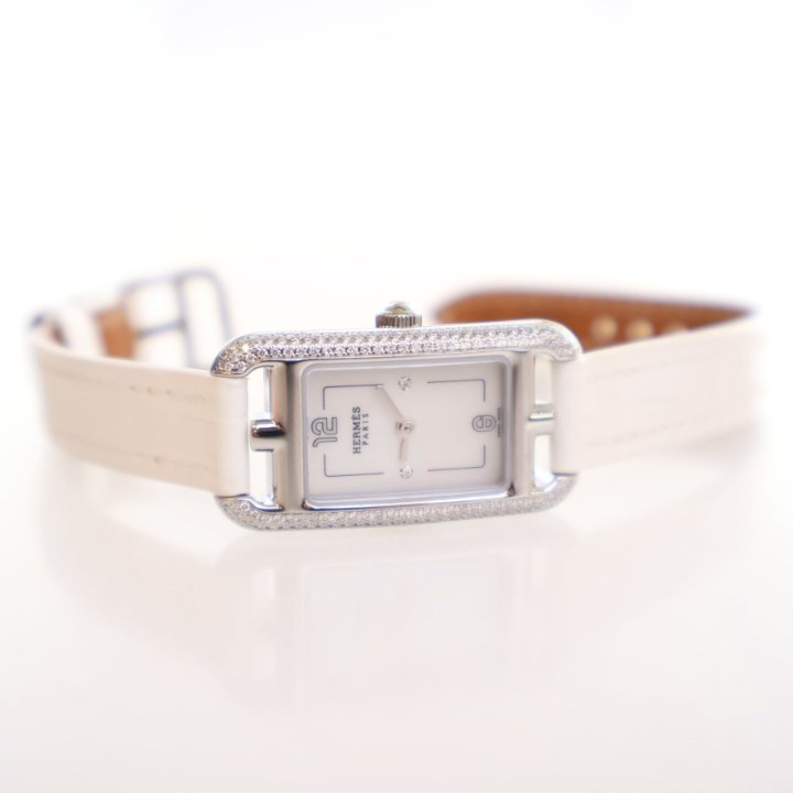 Hermes-Vintage (1980) white gold watch with  white alligator wrist band! Hermes 21mm White Alligator Leather Gold Plated Heure H PM  main image 2