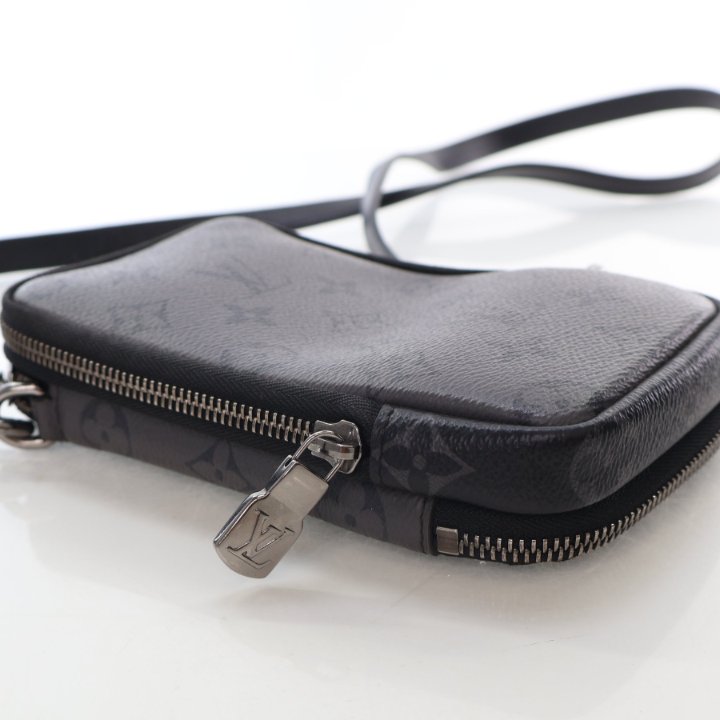Louis Vuitton ダブルフォンポーチ Louis Vuitton x Nigo Flap Double Phone Pouch Brown in Coated