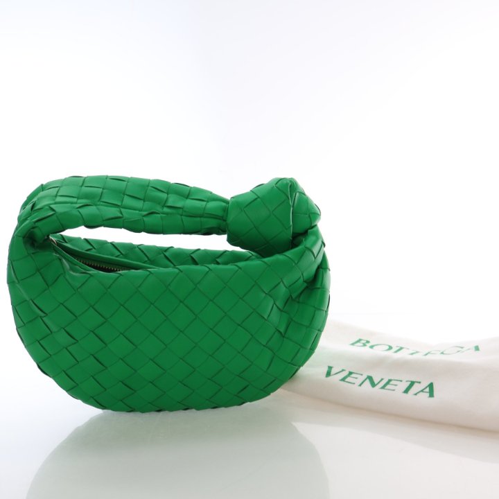【関税&送料込】Bottega Veneta Acid Green 925 Silver Cone Ea Bottega Veneta V Ring Crossbody Bag in Acid Green & Silver