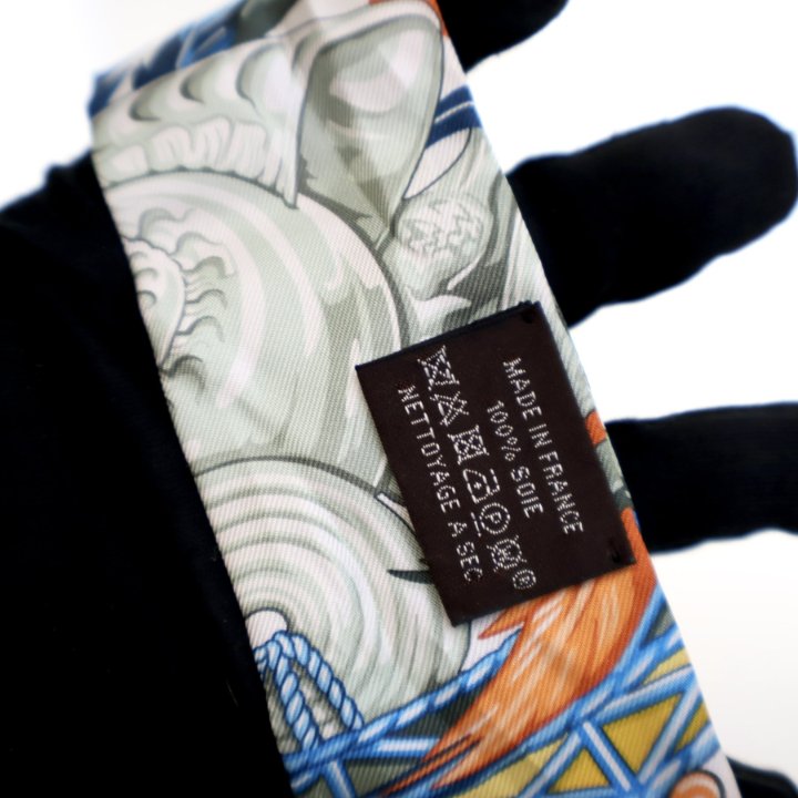 Hermes La Danse Pacifique Silk Twilly - Luxe Du Jour