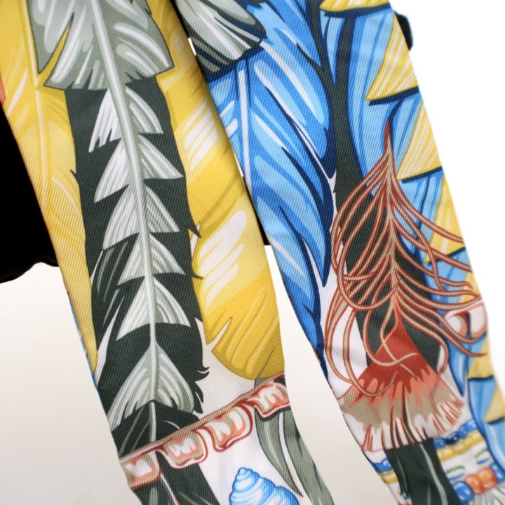 Hermes La Danse Pacifique Silk Twilly - Luxe Du Jour