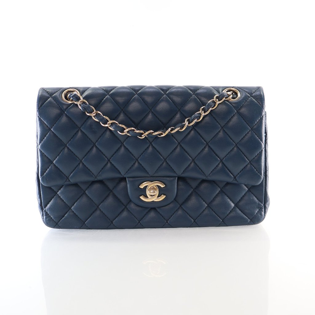 スボミー 美品CHANEL IDENTIFICATION ダークブルー Chanel Medium Lambskin Classic Double Flap Bag - Luxe Du Jour