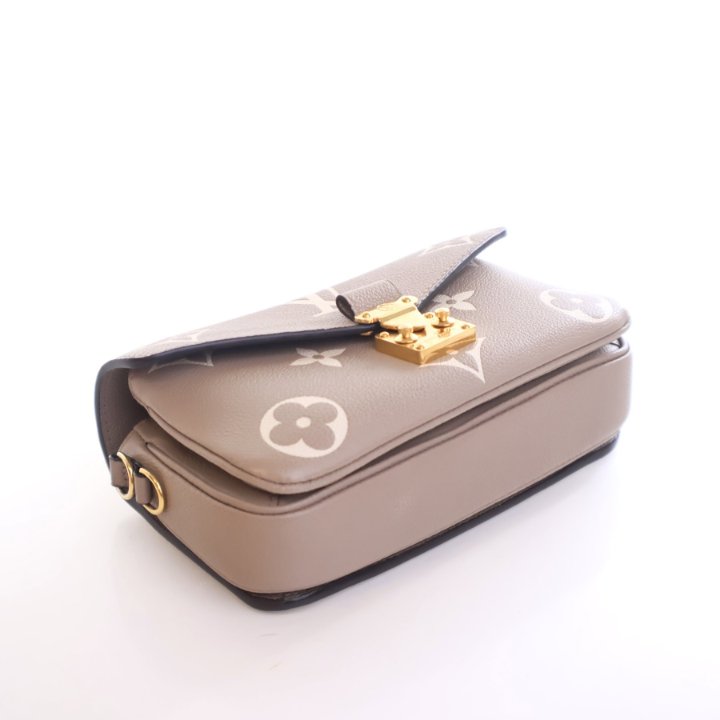 LOUIS VUITTON ビジネスバッグ グレー/ベージュ Louis Vuitton Mink Goatskin Capucines BB Beige 1778355 – FASHIONPHILE