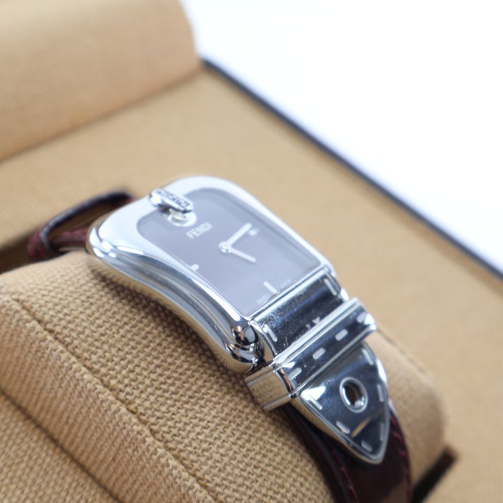 Fendi Orologi Buckle Watch - Luxe Du Jour display picture 1