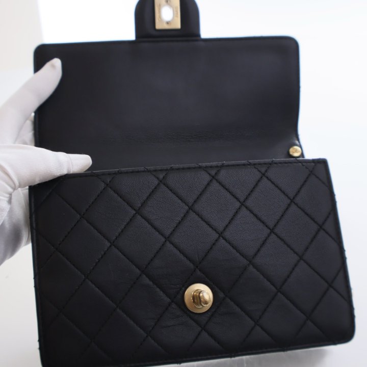 Chanel Chic Pearls Flap Bag Handbag - Black Goatskin - Luxe Du Jour