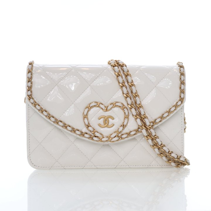 Chanel Patent Heart Wallet On Chain (WOC) - Luxe Du Jour