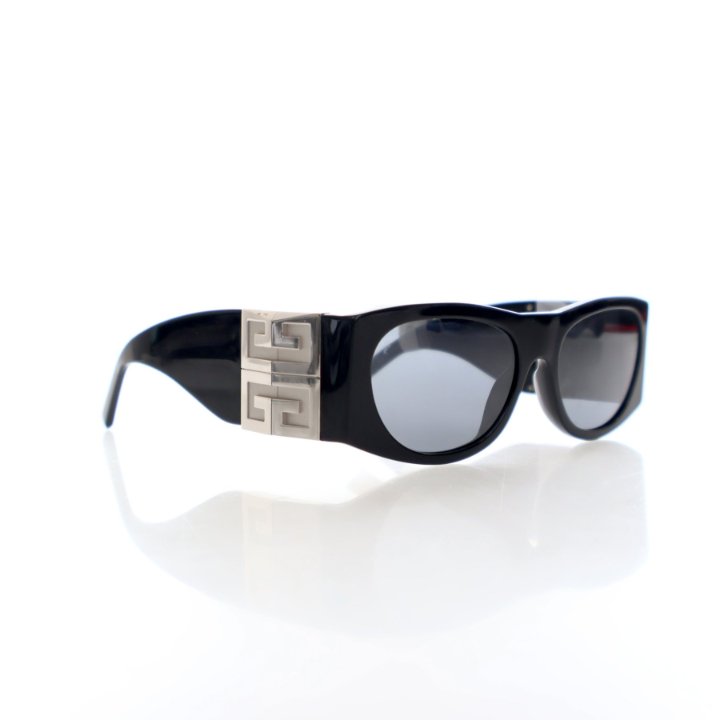 Givenchy Logo Sunglasses - Luxe Du Jour display picture 1