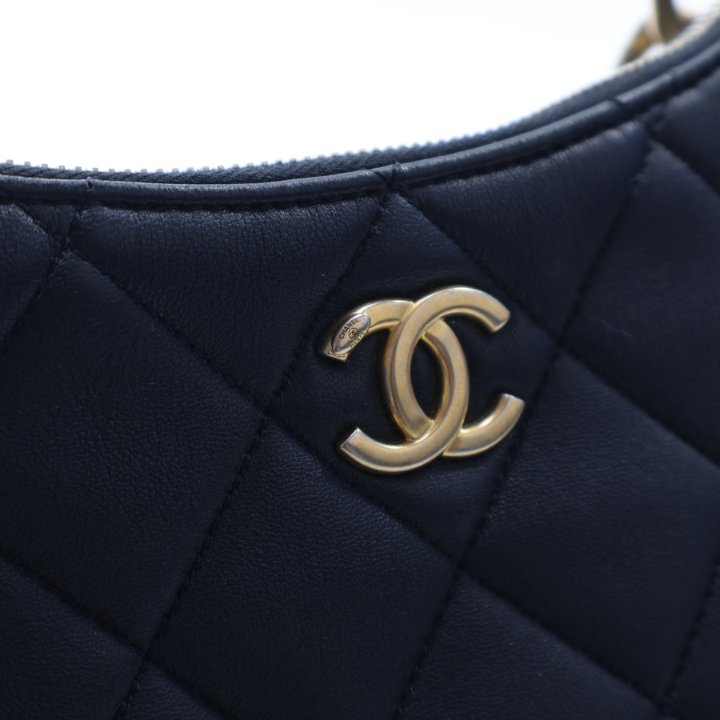 Chanel Small Lambskin CC Mixed Chain Link Zip Hobo bag - Luxe Du Jour
