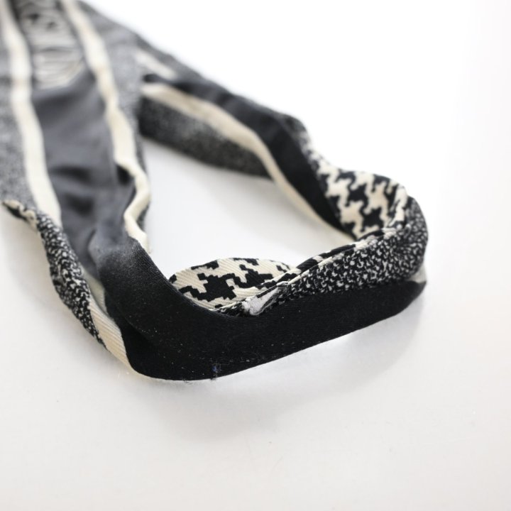 CHRISTIAN DIOR シルクバンダナ Christian Dior Houndstooth Printed Silk Mitzah Scarf | Yoogi's Closet